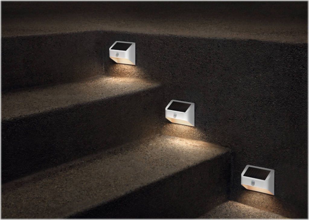 Ring Solar Steplight -- Outdoor Motion-Sensor Security Light, Black (Bridge  required) Black Solar Steplight
