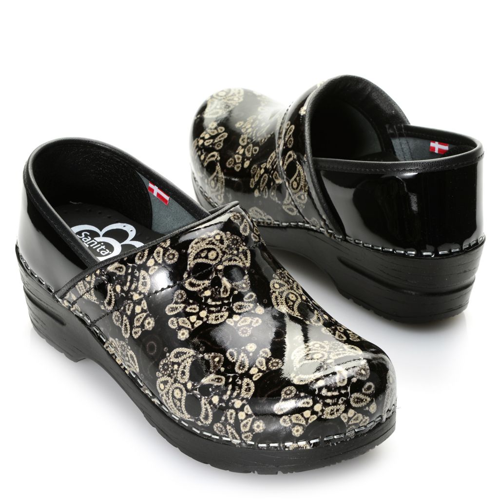 sanita skull clogs