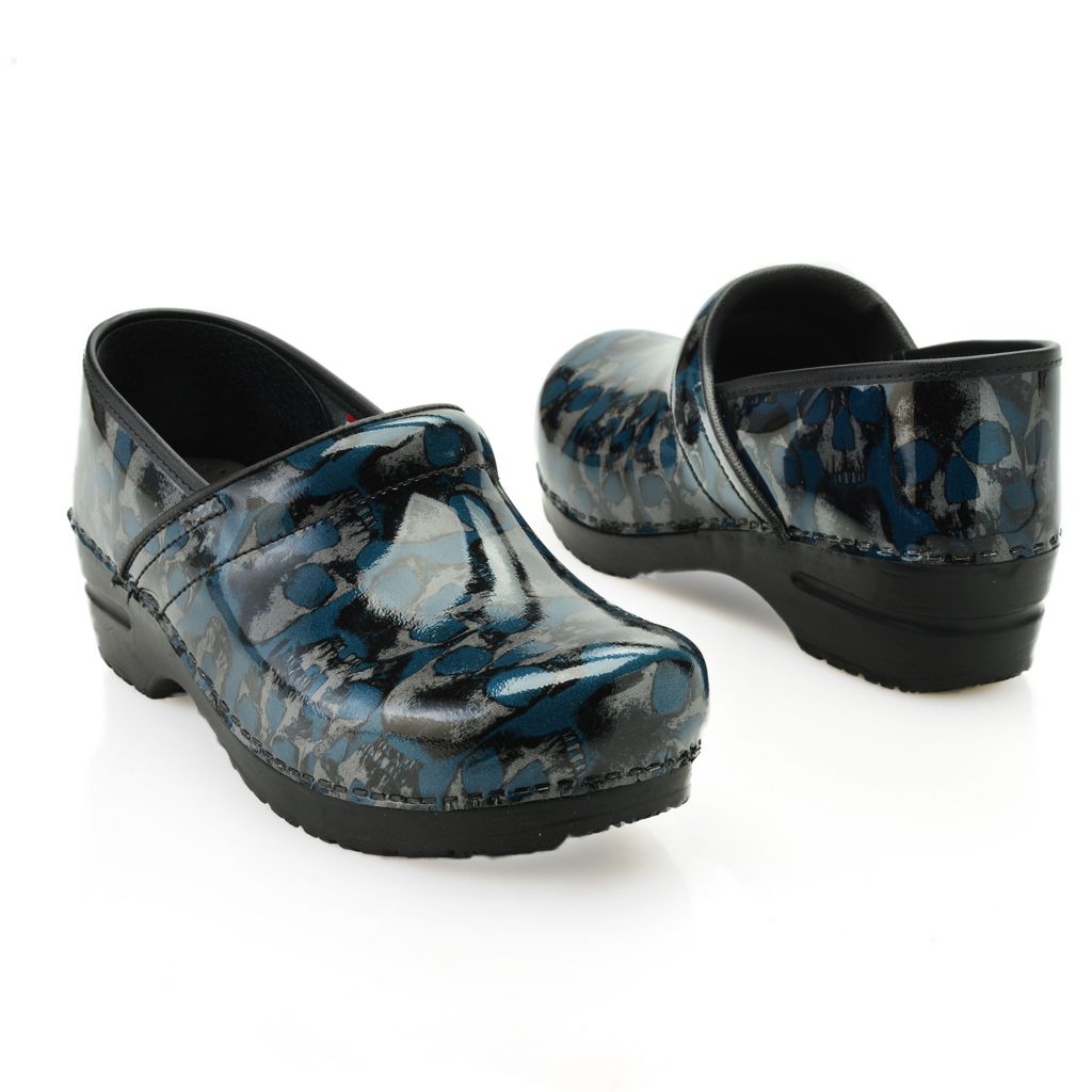 sanita skull clogs