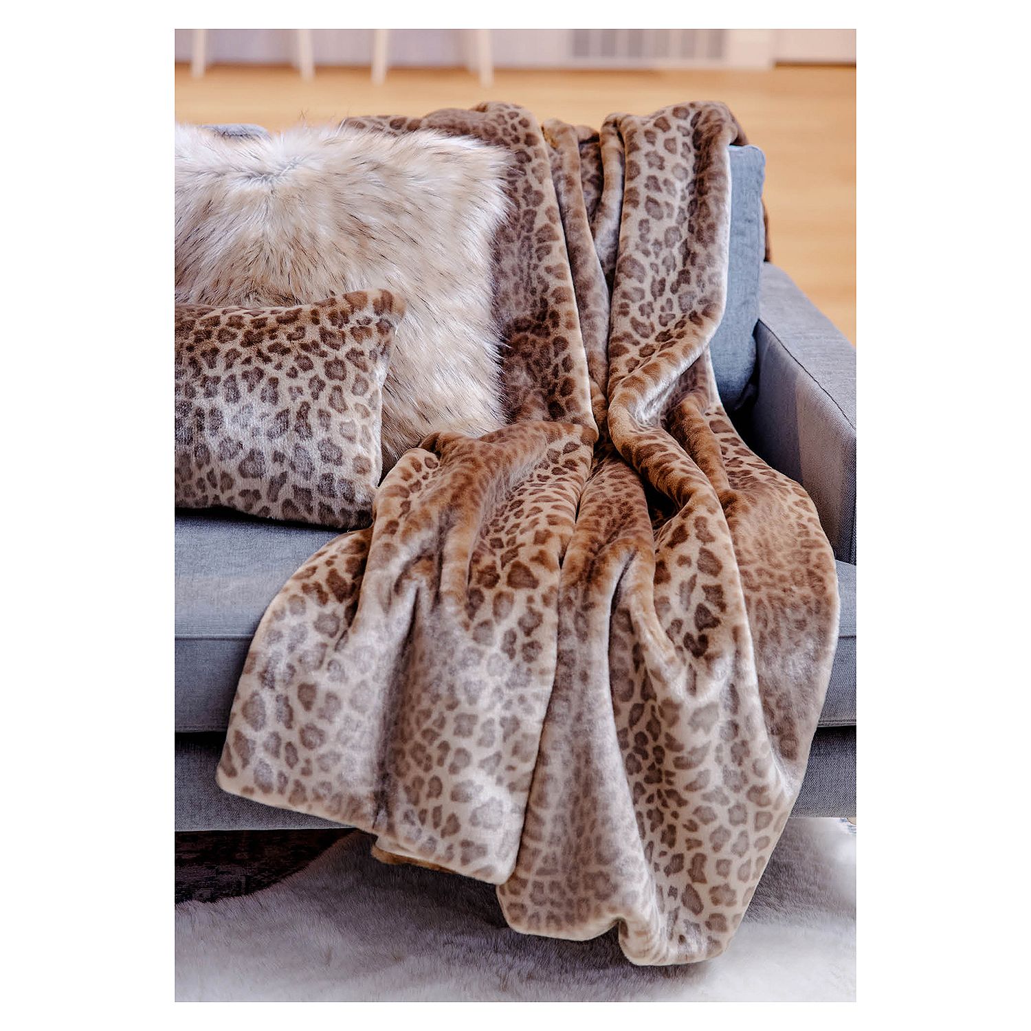 Donna Salyers' FabulousFurs Signature Faux Fur & Velvet 72" x