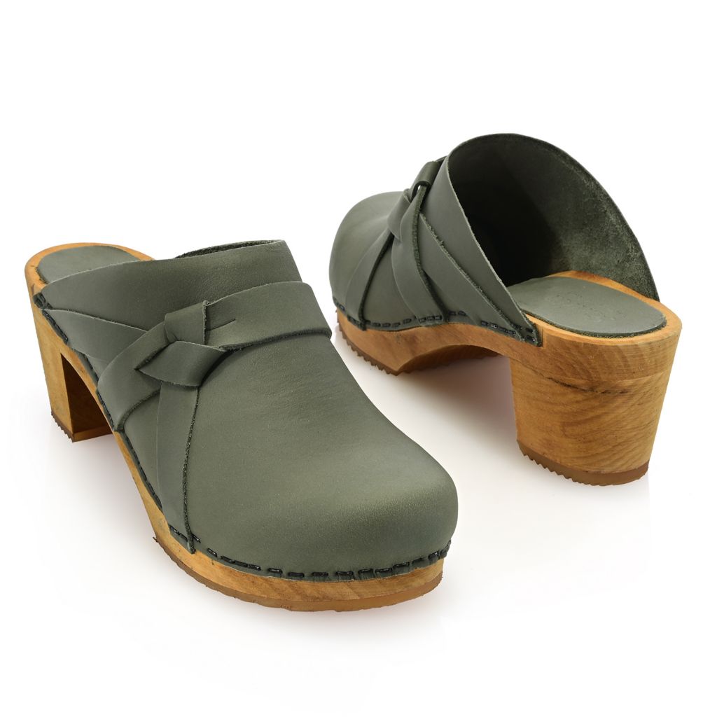 Sanita open back store clogs