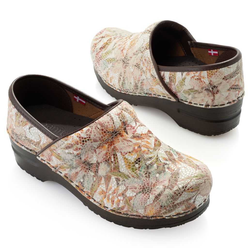 Sanita floral hot sale clogs